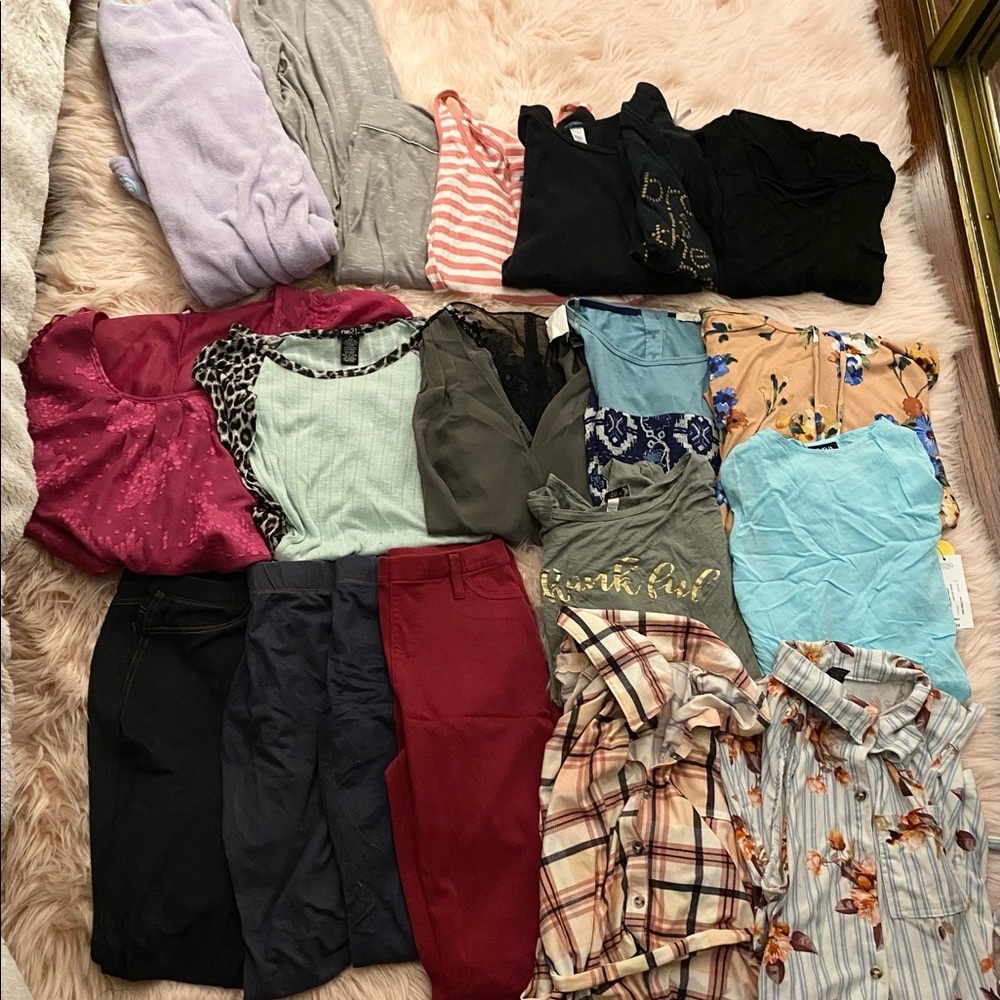 Women size small clothing bundle